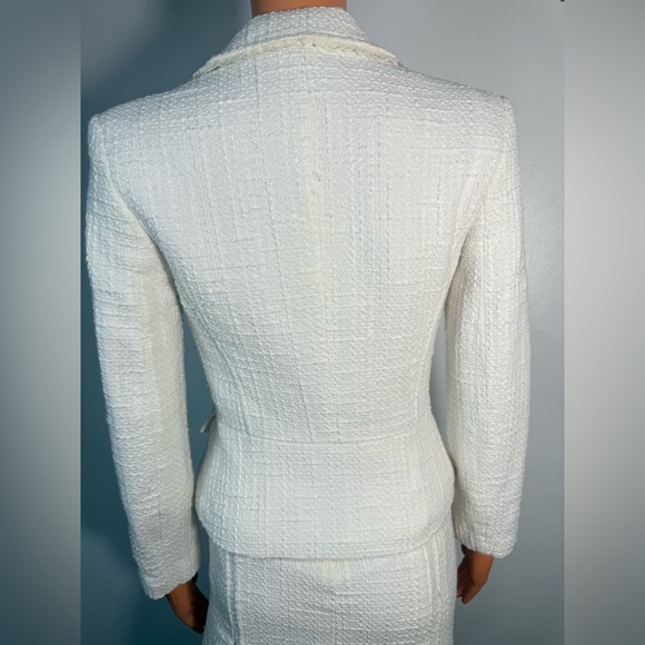 Zara Basic.
This is an elegant two-piece skirt suit crafted. - Picture 5 of 10